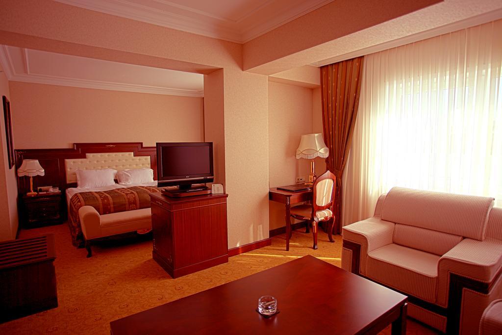 Latanya Palm & Spa Airport Antalya Exterior photo